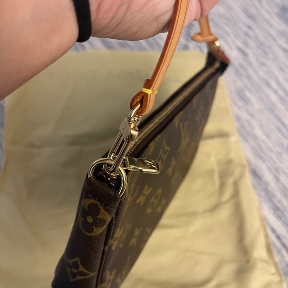 Louis Vuitton Pochette - Picture 5 of 11